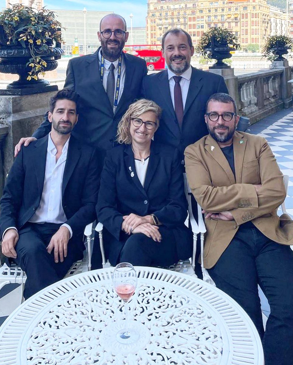 ACSommeliers's tweet photo. Felicitem els 5 sommeliers catalans que han participat a la RUINART SOMMELIER CHALLENGE -San Sebastián Gastronomika-

✔️Anna Casabona
✔️Ferran Vila
✔️Jordi Martinez
✔️Alain Salamano
✔️Manuel Ibarzabal

#Sommeliers #Somm #SomSommeliers #SommeliersACS #SommeliersCatalans #SommACS https://t.co/2OMXkOohjr