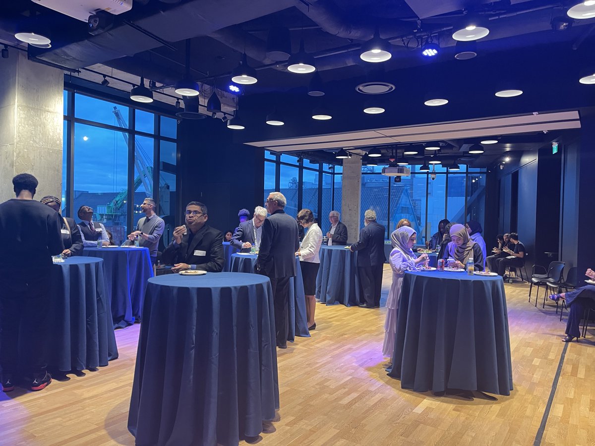 TOHousing's tweet photo. More photos from our 2022 Investing in Our Diversity Scholarship Celebration last week! Congrats to all recipients and thank you to the IIODS donors!
#IIODS #IIODS2022 https://t.co/Lx9hQtwUD8