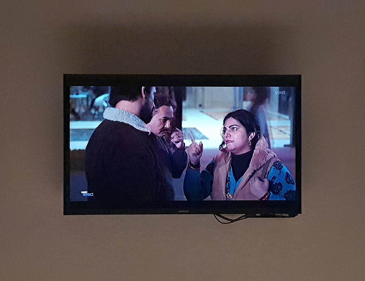 vipul2777's tweet photo. There is totally different fan base of this scene.. Background music of 'Gali gali gali de raha hai koi' is so apt for this scene.. 😂 😂 😂
#apharan2 https://t.co/dzLj9jhdbf