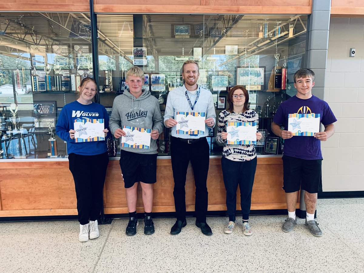 MrHiemstra's tweet photo. New students of the month!  

Great Monday, no better way to start the week. https://t.co/wIbVPHReW1