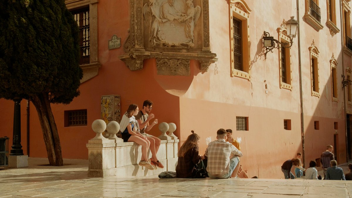 zachtheleon's tweet photo. Film stills from Granada https://t.co/pkSPAaRiRE