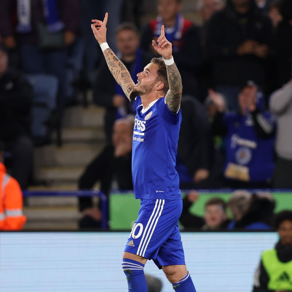 premierleague's tweet photo. HALF-TIME Leicester 3-0 Nott'm Forest

Leicester deservedly lead at the break thanks to three goals in quick succession

#LEINFO https://t.co/DRqPhJk1ls