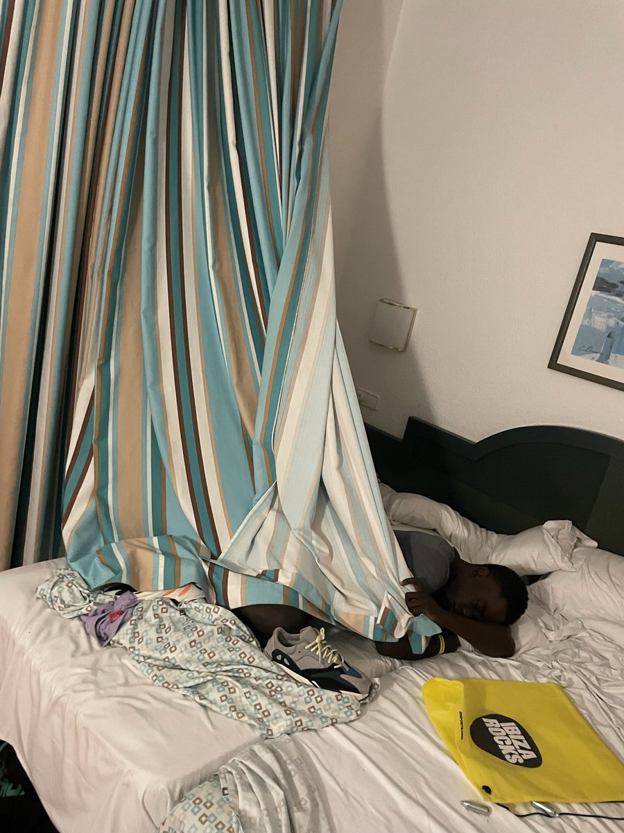 When you stay at your mates and they don’t give you a blanket