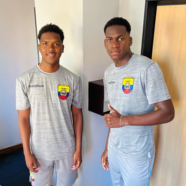 FormativasSDA's tweet photo. ¡A dejarlo todo!
El mejor de los éxitos para nuestros jugadores de @FormativasSDA Davis Bautista y Jean Arroyo convocados a @LaTri 🇪🇨para participar en los Juegos Sudamericanos 2022.
#Aucas2022 #FormativasSDA💛❤️ https://t.co/5yMFyPMPKE