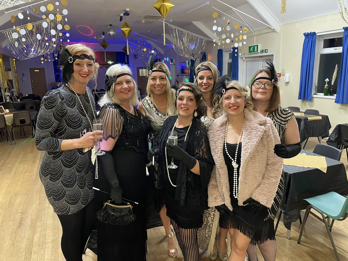 EyeLovelies's tweet photo. A huge thank you to everyone who supported our 1920’s Macmillan fundraisers on Friday. From buying coffee and cake, giving tombola and raffle donations, to dancing with us all night and so much more! We raised over £3400!!!💚 @macmillancancer https://t.co/RcM1PYGFEi