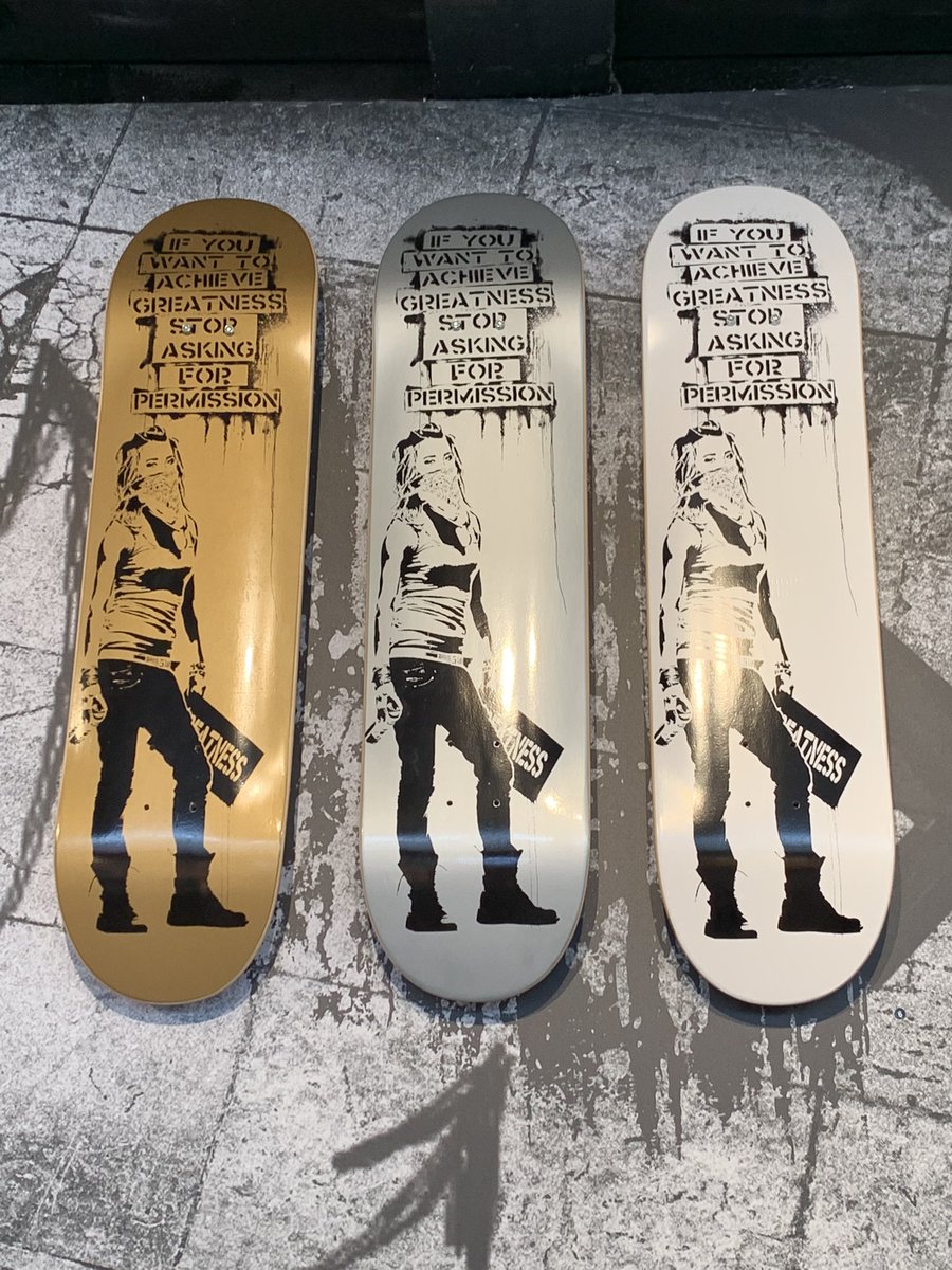 XopheRobin's tweet photo. “Art of Skate”, interesting exhibition at @FluctuartP. Many #streetart artists have decorated skates. Until 14 October. #Fluctuart #Paris https://t.co/QgeS8QhouK