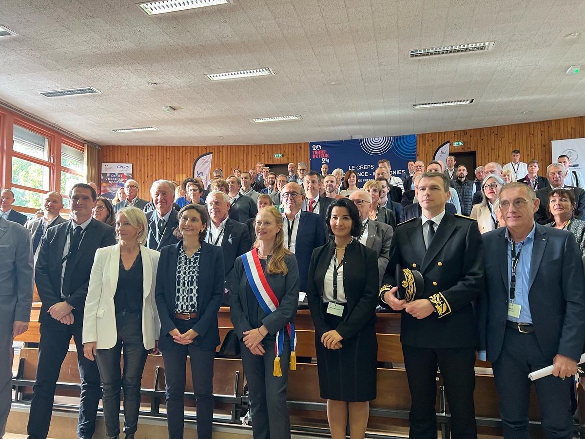 VSpillebout's tweet photo. Un honneur d’accueillir, aux côtés des acteurs sportifs régionaux, notre Ministre des Sports @AOC1978 : un discours de clôture et de validation du Plan Sportif Territorial empli de respect, de considération, et d’enthousiasme en amont de #JO2024 ! https://t.co/aV21OUhdem