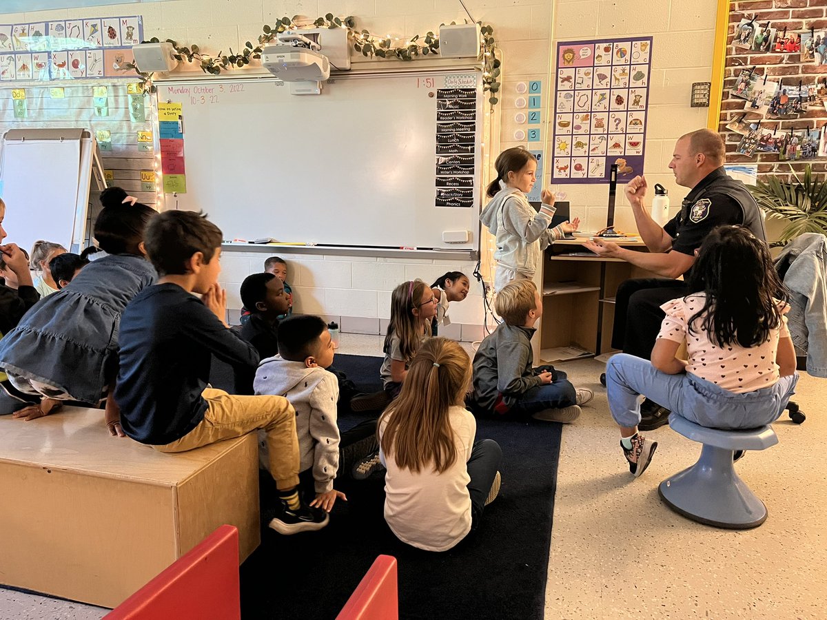 Our mystery reader today was Officer Patrick! He read “The Legend of Rock Paper Scissors” and then had a tournament with the kids 🎉