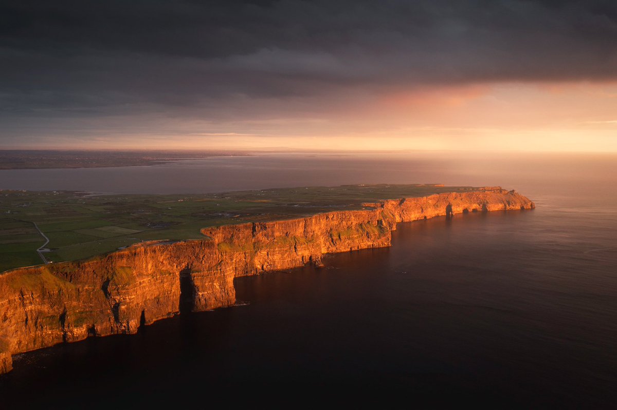 Have you ever seen the edge of Ireland glow? What an incredible sight. Cliffs of Moher, July 22’. Feel free to RT 🙏🏻 #ireland #photography #drone #aerialphotography