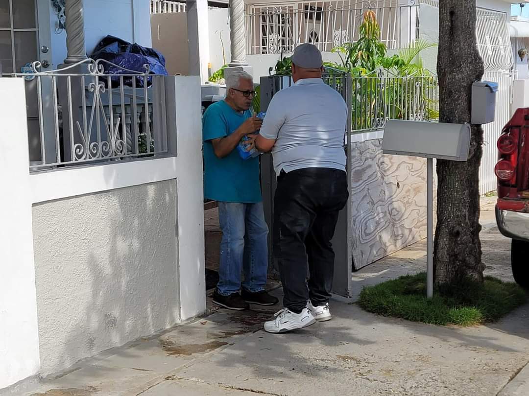 Mientras estoy con <a href="/POTUS/">President Donald J. Trump</a> los esfuerzos de #PonceTeResponde y nuestro equipo municipal no se detienen. Por eso llegamos con suministros hasta el Ponce Darlington, Marueño, Magueyes y Las Margaritas. #Fiona