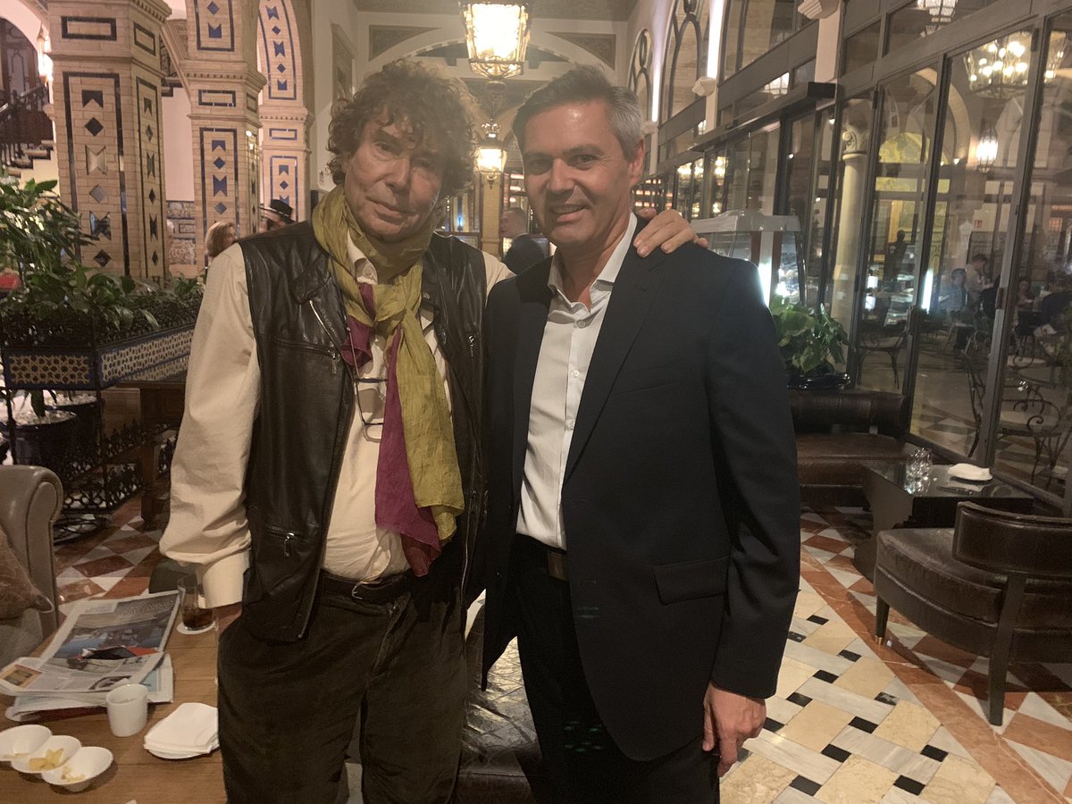 Hoy ha fallecido un genio de la comunicación. Historia viva de la radio y la televisión. DEP. #Quintero <a href="/rtve/">RTVE</a> <a href="/rne/">Radio Nacional</a> <a href="/La_SER/">Cadena SER</a>