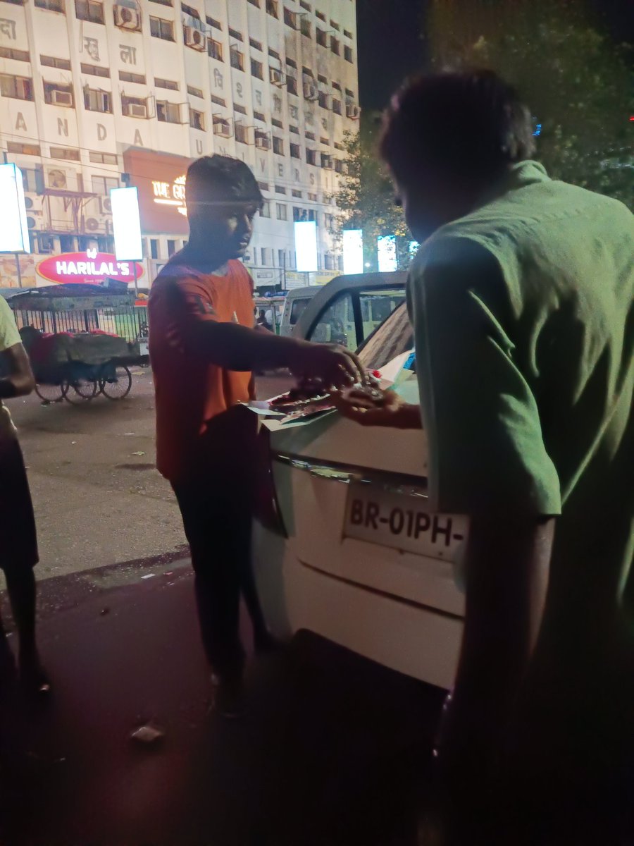 Santosh_50's tweet photo. Driving together towards our destination of #zerohunger -
A very special #ThankYou @Uber_India for your unending support in helping us serve the furthest corners of the country.
#Patna #fooddrives
#RHA #RobinsNewYear #MoveWhatMatters https://t.co/1BfmDfcjDo