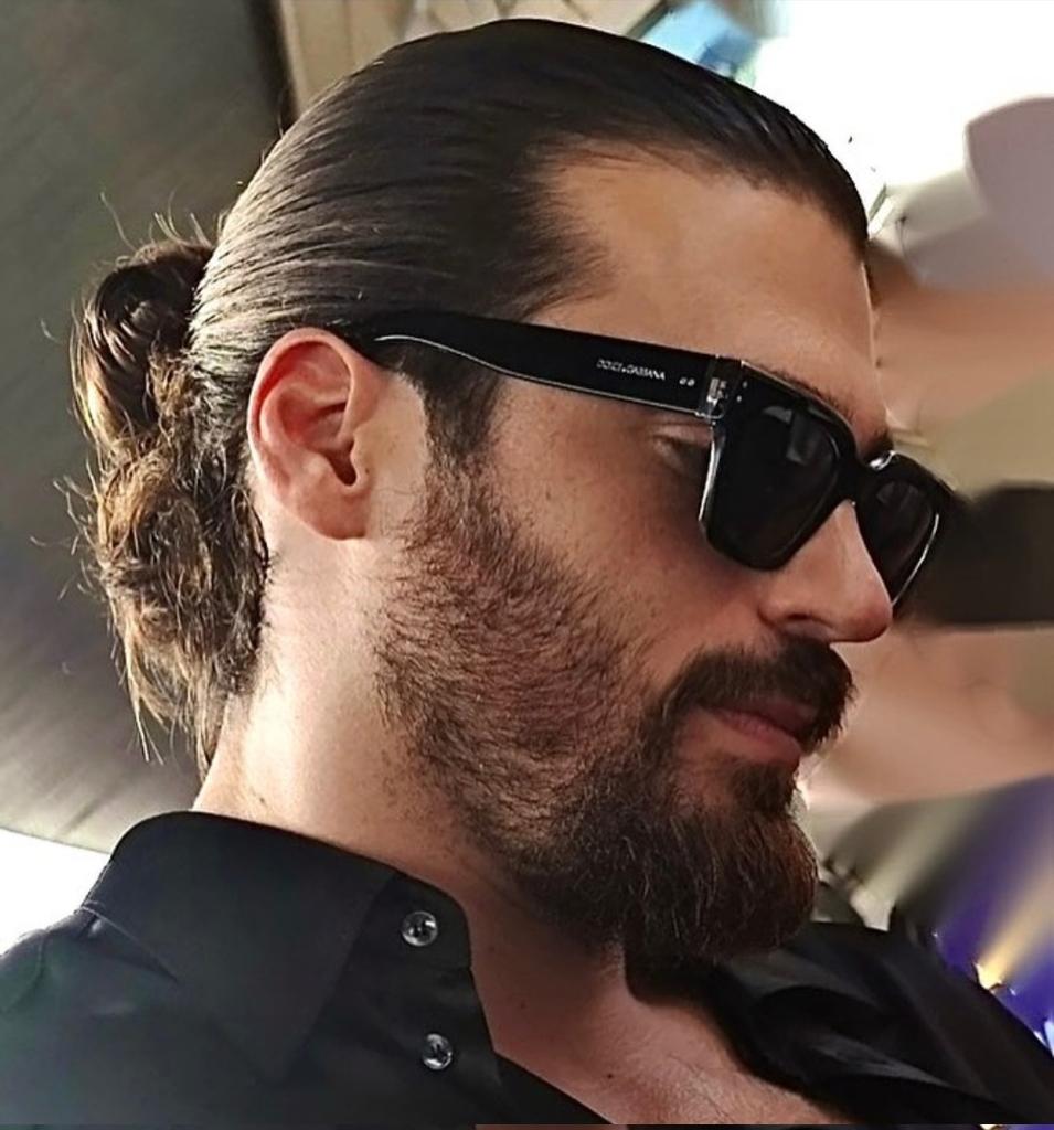 E’ una persona speciale se ti addormenti sperando di sognarla, e ti svegli sperando di vederla

Dolcissima notte 🌛✨

#CanYaman  #ViolaComeIlMare #FrancescoDemir