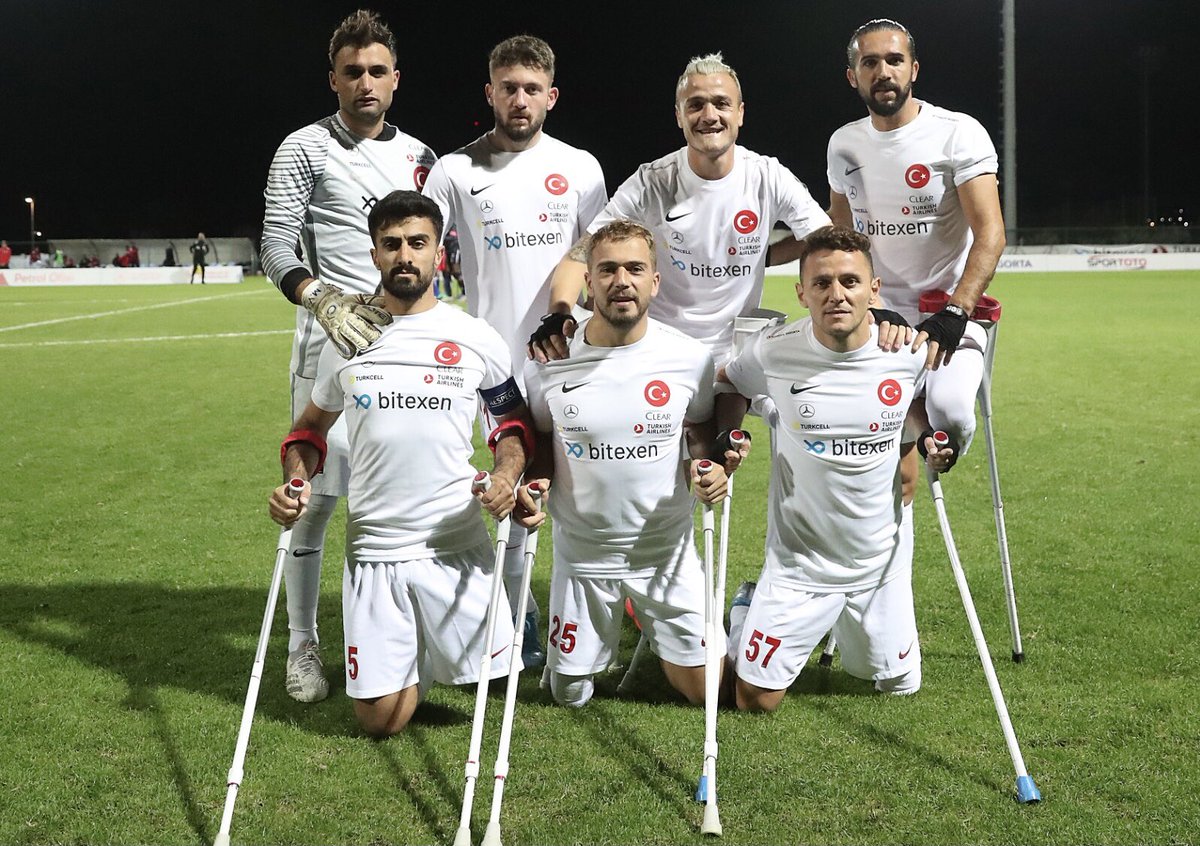 MilliTakimlar's tweet photo. Ampute Futbol Millî Takımımız, Ampute Futbol Dünya Kupası A Grubu'ndaki son maçında Haiti ile 1-1 berabere kaldı. 

Millîlerimiz, bu sonuçla A Grubu'nu aynı puana sahip lider Haiti'nin arkasında averajla ikinci sırada tamamlayarak Meksika ile eşleşti. 🇹🇷 #BizimÇocuklar https://t.co/3CngFcbECg
