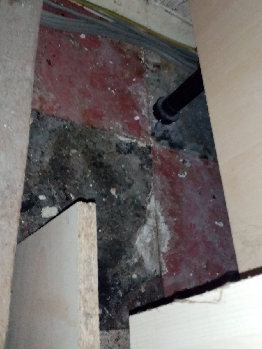 RealRawRhymes's tweet photo. @Imran_HussainMP Asbestos floor tiles still being found in York House @IncommunitiesHA refusing to remove as 'Asbestos expert' has taken pics &amp; believes they only present a low risk. The expert had no PPE, not even a mask! Repairs ignored as they are knocking it down in the future.what about now! https://t.co/b803izUbHW