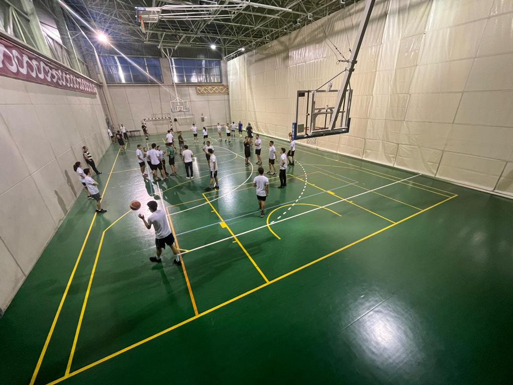 #FormaciónArbitral
🔝 Han dado comienzo las Sesiones Técnicas para los Árbitros del Departamento Técnico Arbitral de Sevilla
⛹️‍♂️"Mecánica y Preparación de Inicio de Temporada"
🗣 <a href="/pascucolo/">Pascual Colon</a>
🗣 <a href="/VaroFranco/">Alvaro Franco</a>
🗣 <a href="/Oscar2303_/">Óscar Trigo</a> 
👤 <a href="/13mariaavila/">María Ávila</a> 
Preparación ➕️ Implicación = Resultados