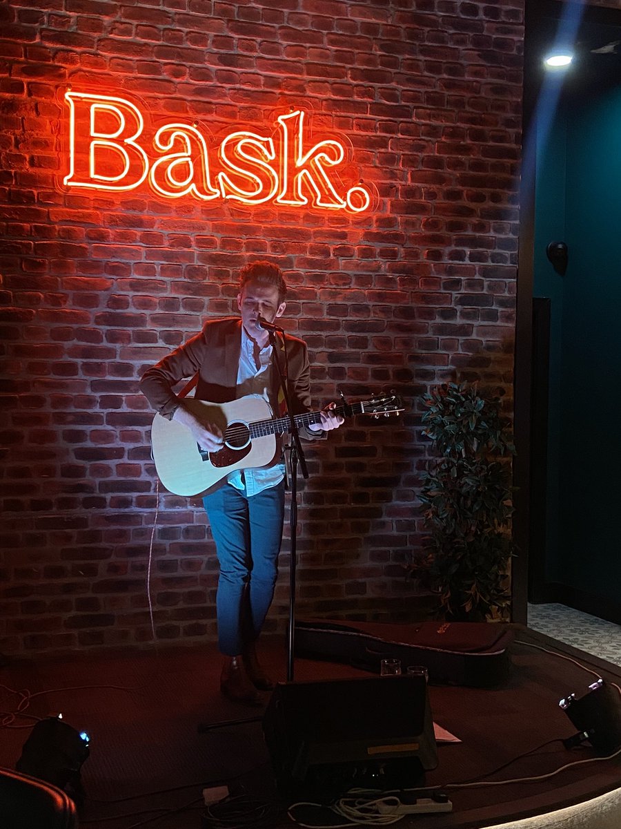 fitzstockport's tweet photo. Our second act of the evening is Matt from @TheFolkRemedy 🤩 https://t.co/lV1KvCLvBJ