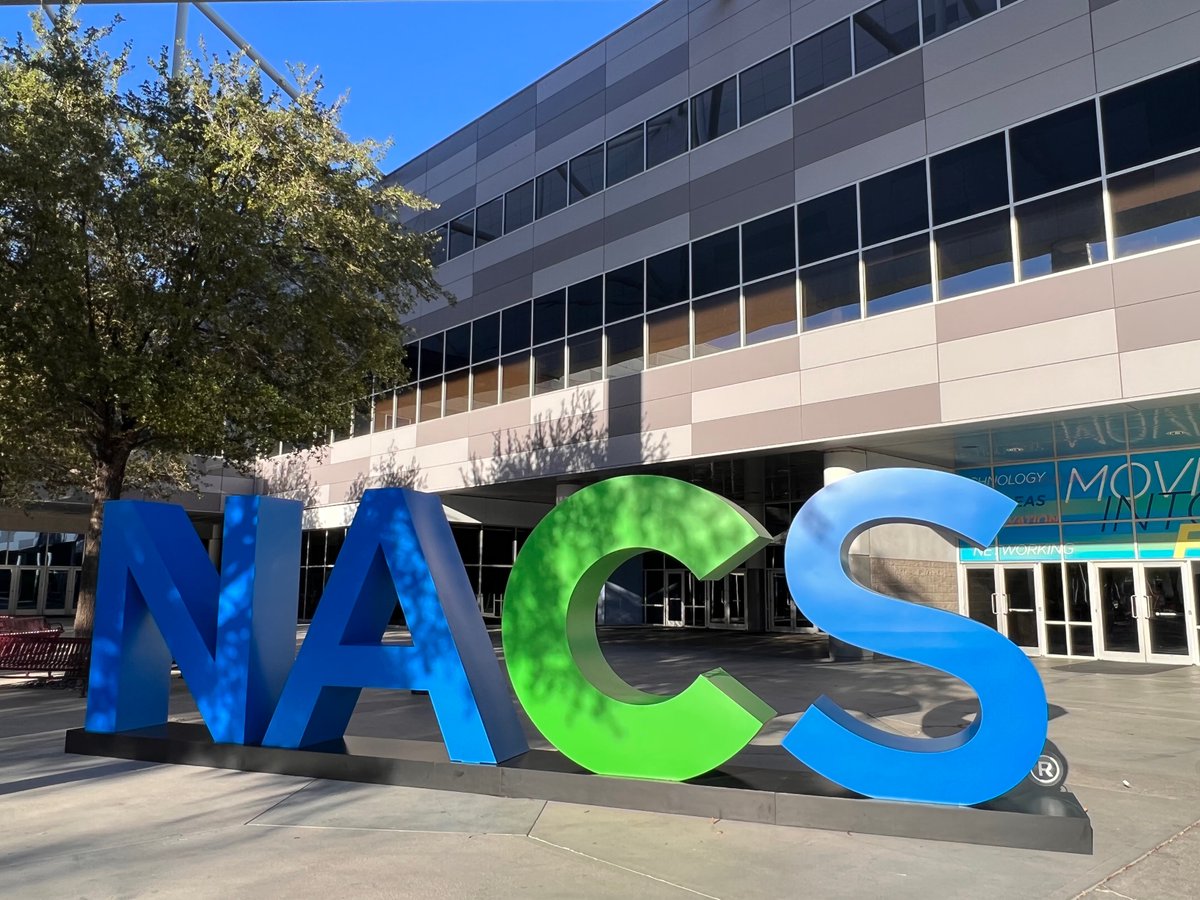 AlwaysFoodSafe's tweet photo. Our VP, Dan, spreading the word about about food safety at the #nacsshow in Las Vegas. If you are there, come stop by and say hi! #foodsafety #foodhandle #Foodmanager #conveniencestores https://t.co/BCnW3sHlcz