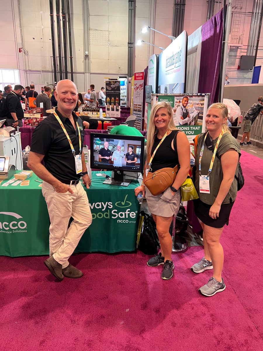 AlwaysFoodSafe's tweet photo. Our VP, Dan, spreading the word about about food safety at the #nacsshow in Las Vegas. If you are there, come stop by and say hi! #foodsafety #foodhandle #Foodmanager #conveniencestores https://t.co/BCnW3sHlcz