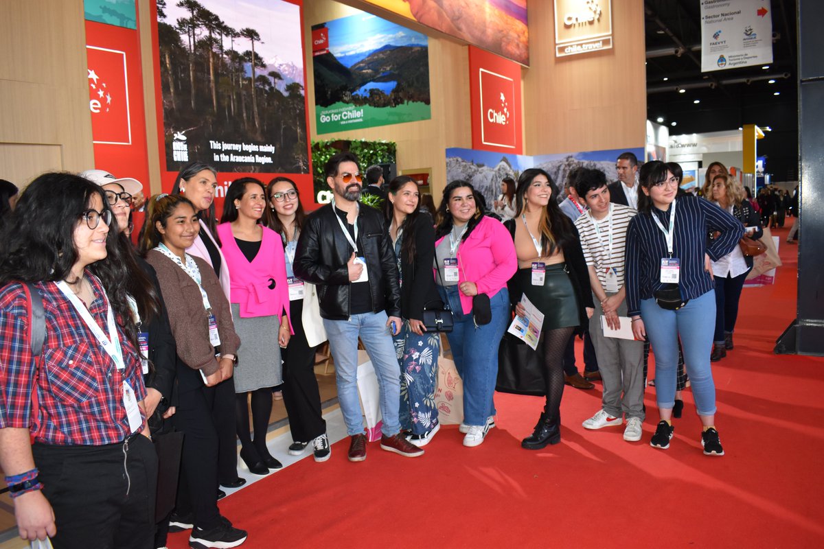 Sernatur's tweet photo. 📍 ¡La oferta turística de Chile se despliega en la #FIT2022, en 🇦🇷🙌! Nuestra directora (s) Beatriz Román, encabeza la delegación que se presenta en uno de los principales eventos turísticos de América Latina y que reúne a los principales protagonistas del sector turístico.
⬇ https://t.co/V6iEeFCR6d