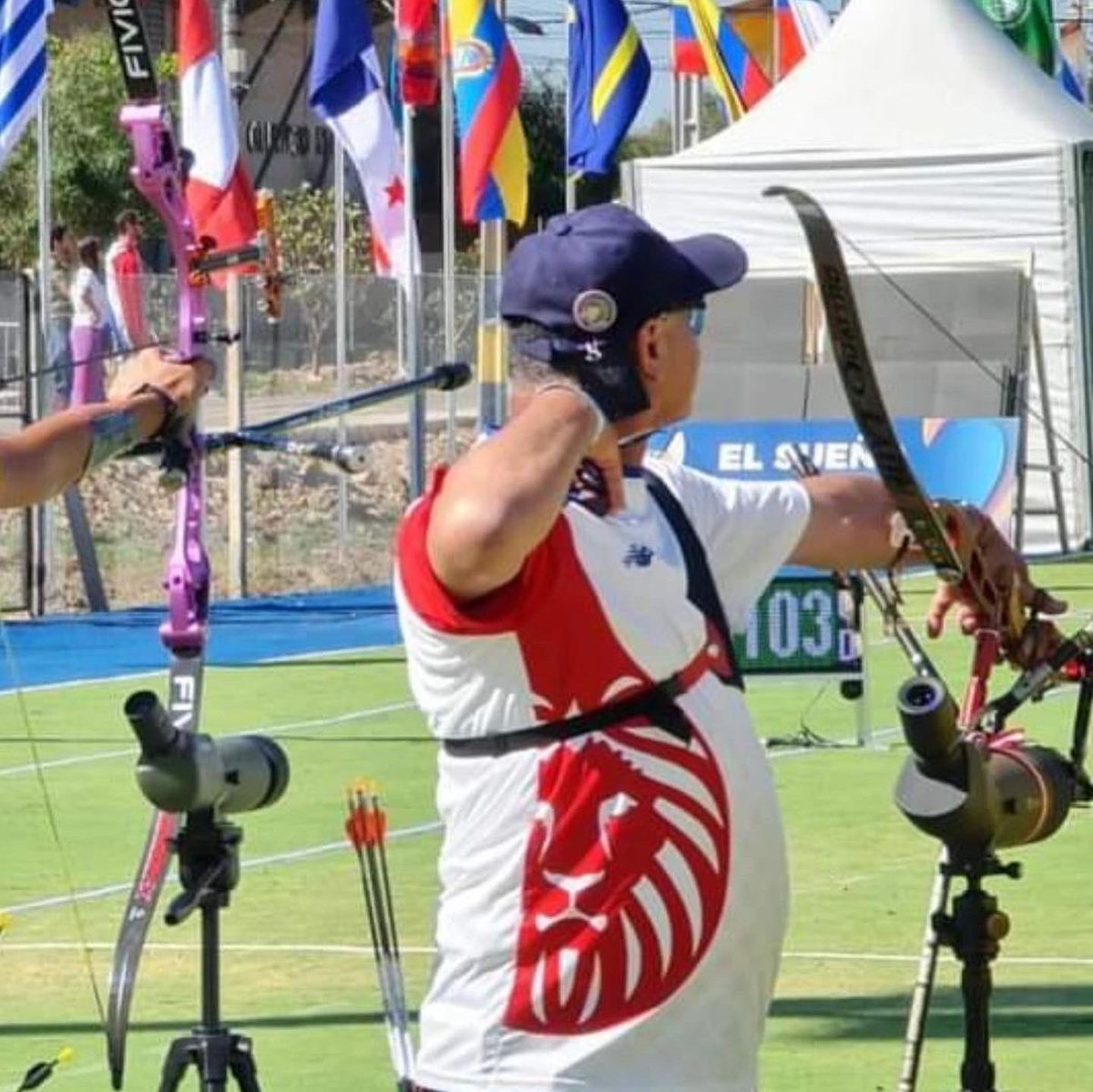 HemlogKeiku's tweet photo. Corea del Sur invierte 14.000.000 de Dólares al año en preparar a sus atletas en tiro con arco.

En Paraguay, José Centurión, es chófer de la linea 30 y hace 2 redondos por día y cuando le da el tiempo, entrena.

Para siquiera compararnos a las potencias latinoamericanas (...) https://t.co/WzLBQXYZrp