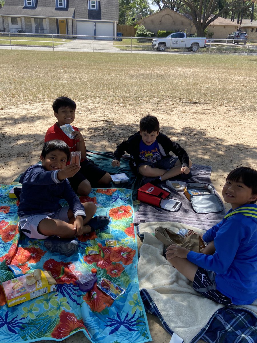 lindseylove85's tweet photo. These 4th grade students from Ms. Ricci’s class logged over 11,000 minutes of reading for our September challenge into @zoobeanreads! These Rams are real readers! @KleinISDChelsea #KleinISDPRSquad #kleinisdfamily @RothKISD https://t.co/VcDU9A9hsr