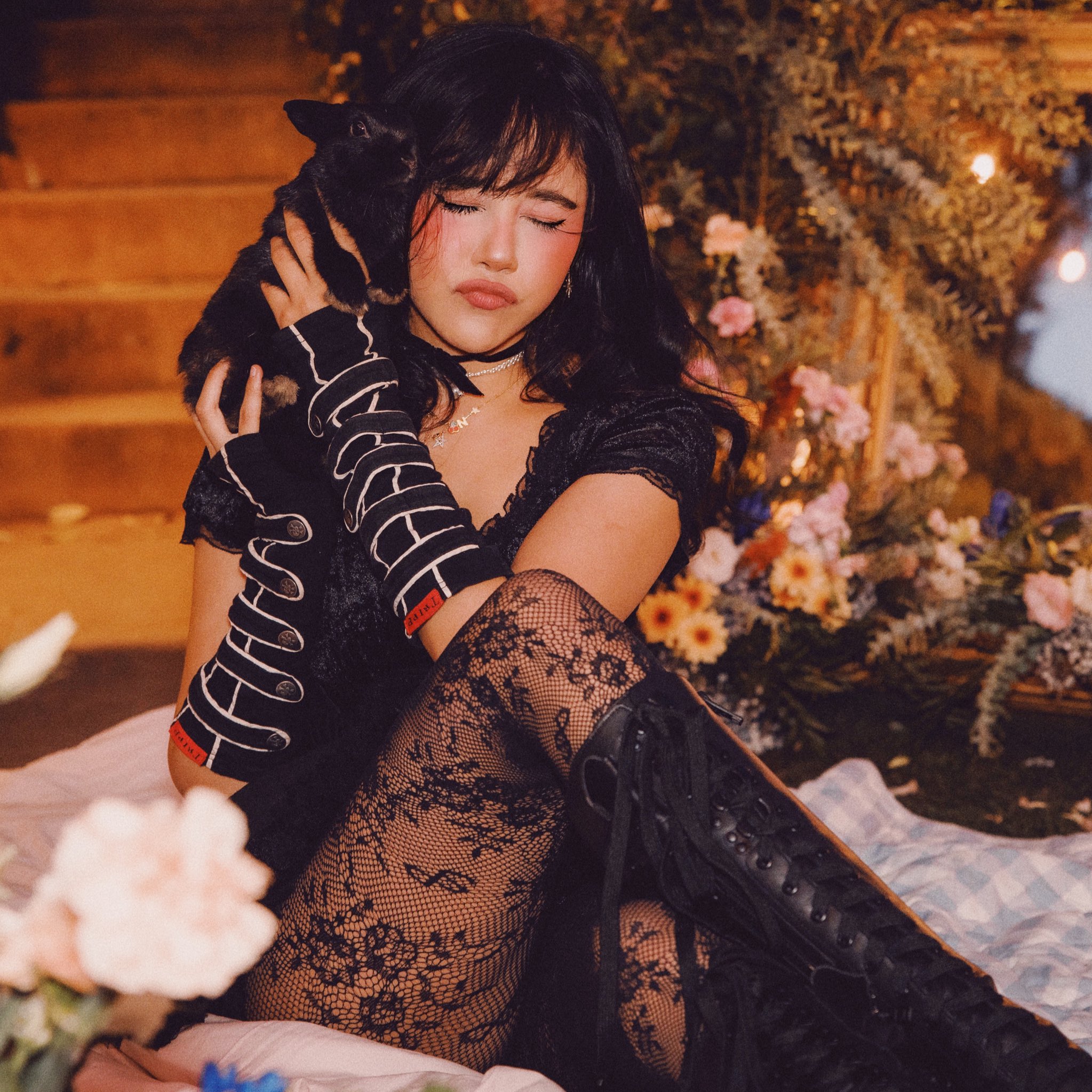 Neekolul discreetly announces her departure from 100Thieves