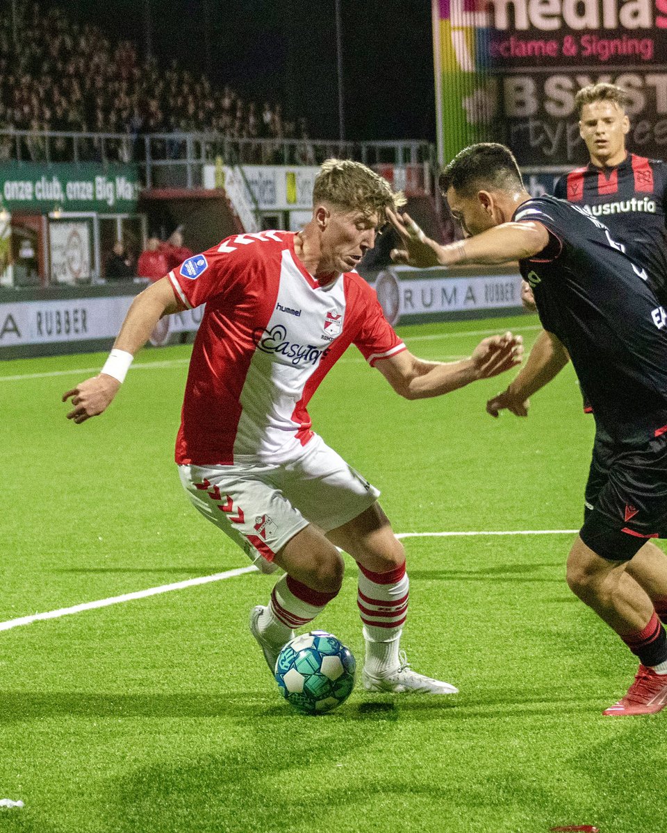 FC_Emmen's tweet photo. +1 📈
#EMMhee #HIERKOMIKWEG https://t.co/45Mc1adj4n