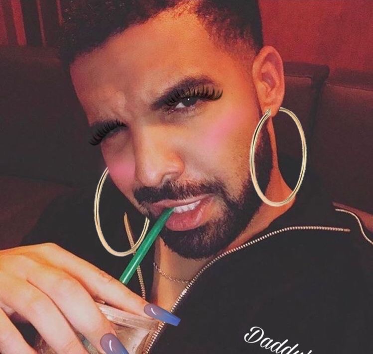 TheCatsCards's tweet photo. My new drake outfit for drake high. Rate it 1-1mil😍 #royalehigh #royaleween2022 #royaleween #drakeween https://t.co/to4sEUwlRd