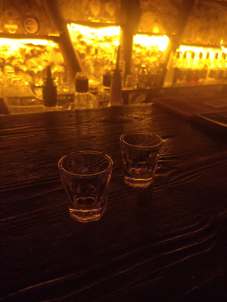 i_m_fallin_down's tweet photo. Kayınvalidemle shot keyfi https://t.co/zrNWqmCsg1