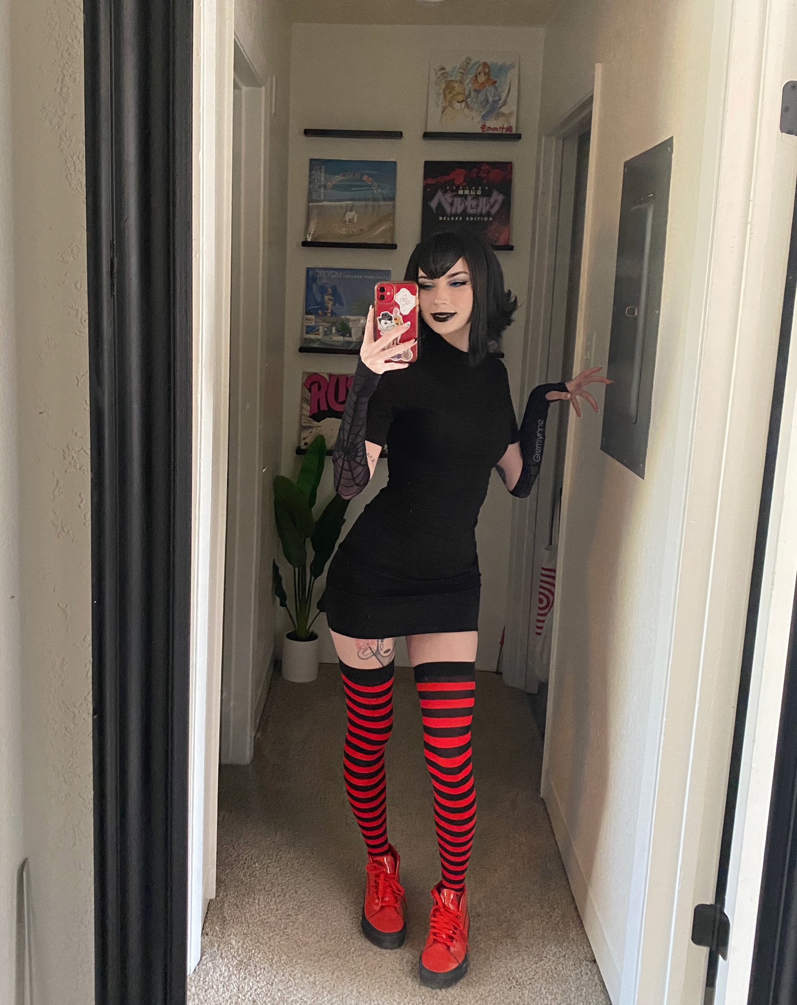 gremlynne on Twitter: "Mavis on vs off 🎃 Which version do you prefer? https://t.co/J2Puvg7ixc