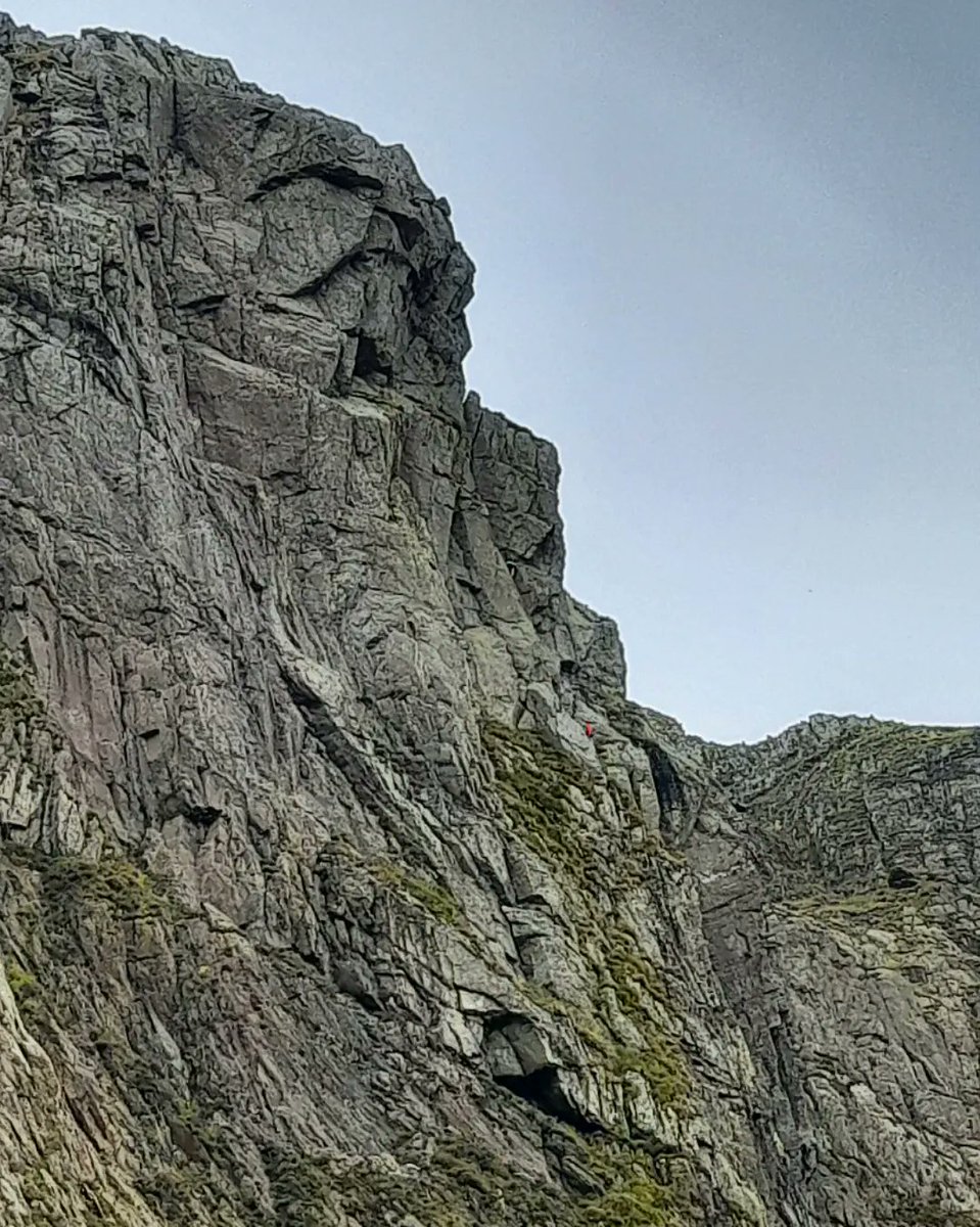 Alexander_R_Kay's tweet photo. Continuing the classic rock theme today, with legends Ian & Rob.
Main Wall (HS, 4b) on Cyrn Las. Epic place, epic route, epic time.
https://t.co/B6LOCxDU01
@the_AMI #CyrnLas #MainWall #MountainCrag #MountainCliff #MountainCragging #MountainClimbing #ClimbingGuide #FindYourEpic https://t.co/ZG9lXHAUsX