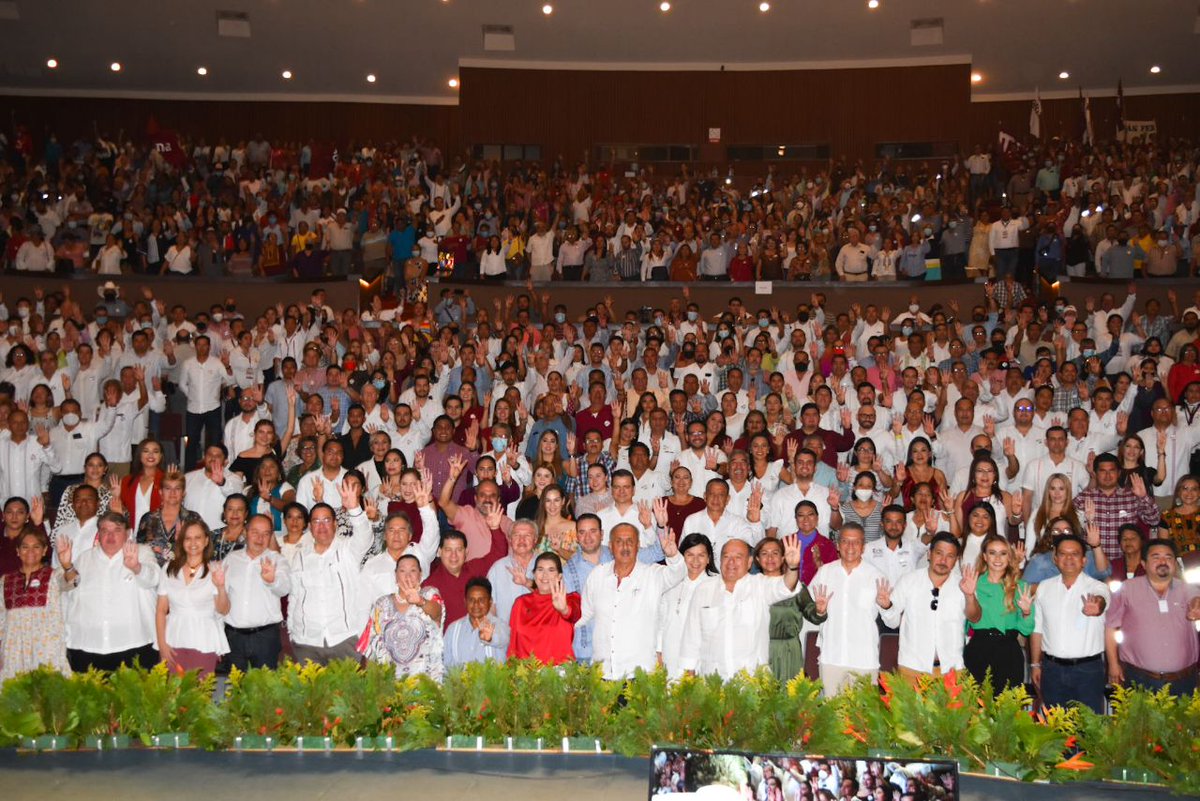 ¡UNIDOS POR LA TRANSFORMACIÓN DE TABASCO!

Me enorgullece ser constructor, fundador, militante y colaborador de esta #CuartaTransformacion, encontrarme en este camino amigos a quienes puedo llamar compañeros de lucha.  

<a href="/RaulOjedaZ52/">Raúl Ojeda</a>
#UnidadYMovilizacion #MorenaCrece