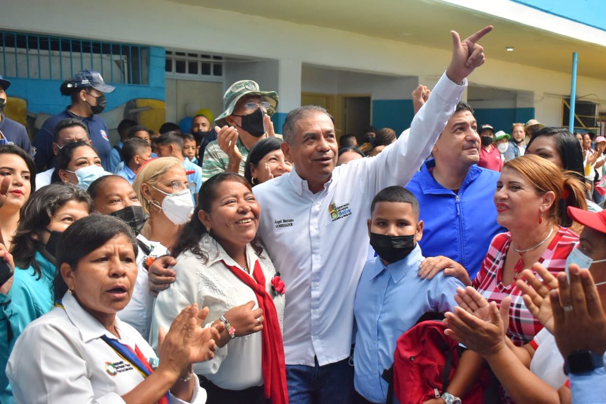 amarcanopsuv's tweet photo. Bienvenido el nuevo año escolar. La alegría de nuestros muchachos es la nuestra. Dios sigue bendiciendo @NicolasMaduro https://t.co/D51bJHWFdf