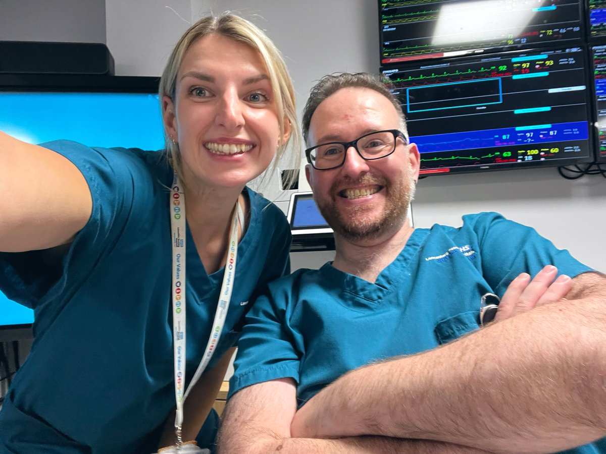viczavACCP's tweet photo. First day in our shiny new scrubs, and on the unit together 💫
Cheesy grins all round @DavidJe60525274 

@CritcareLTHTR @AdvPracticeSU 

#traineeACCP https://t.co/eA9O4dkKhy