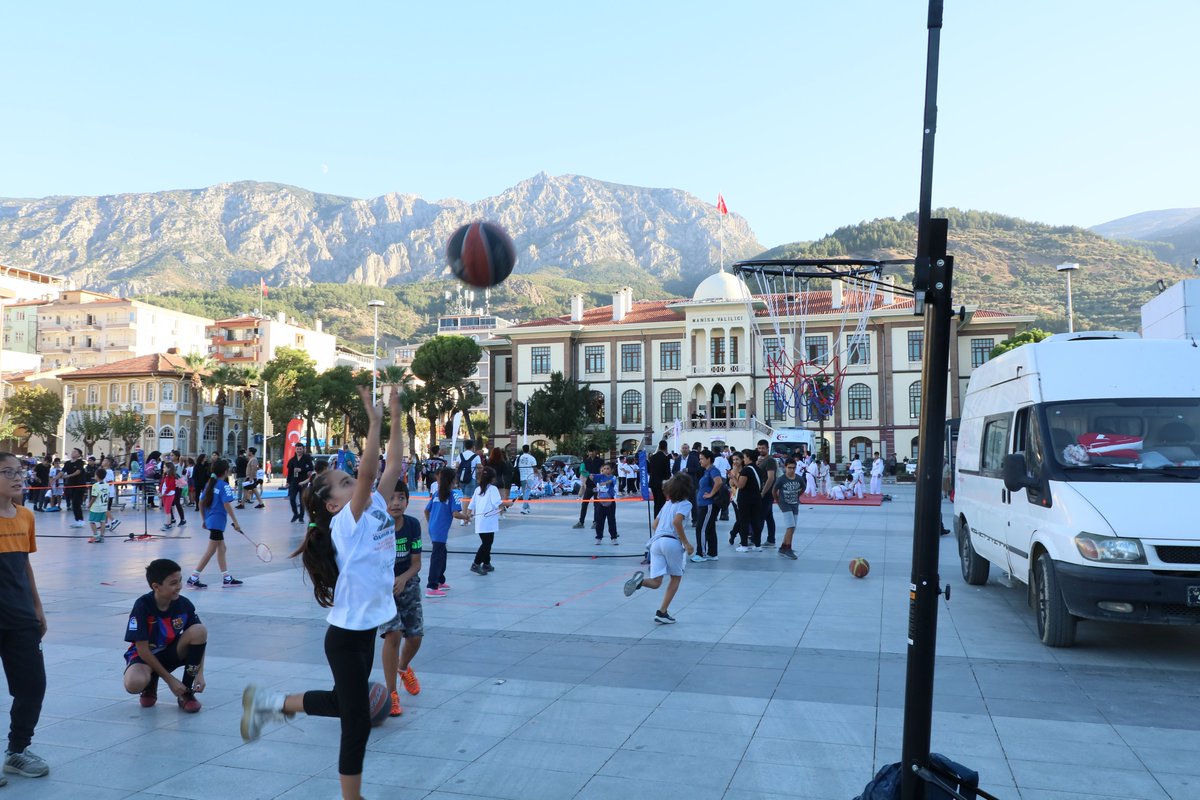 GSB_Manisa's tweet photo. #AmatörSporHaftası https://t.co/V1nkLNa1SK