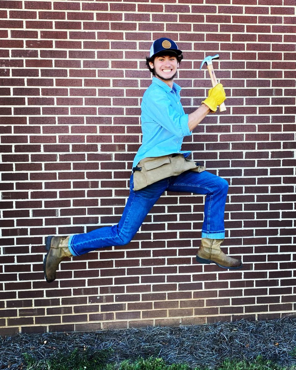 jerinpringle1's tweet photo. LGHS HoCo 22

Day One is Heroes vs Villians

My kids took it in a unique direction 🤣 #Russell  #FixItFelix https://t.co/YcKATEm4u4