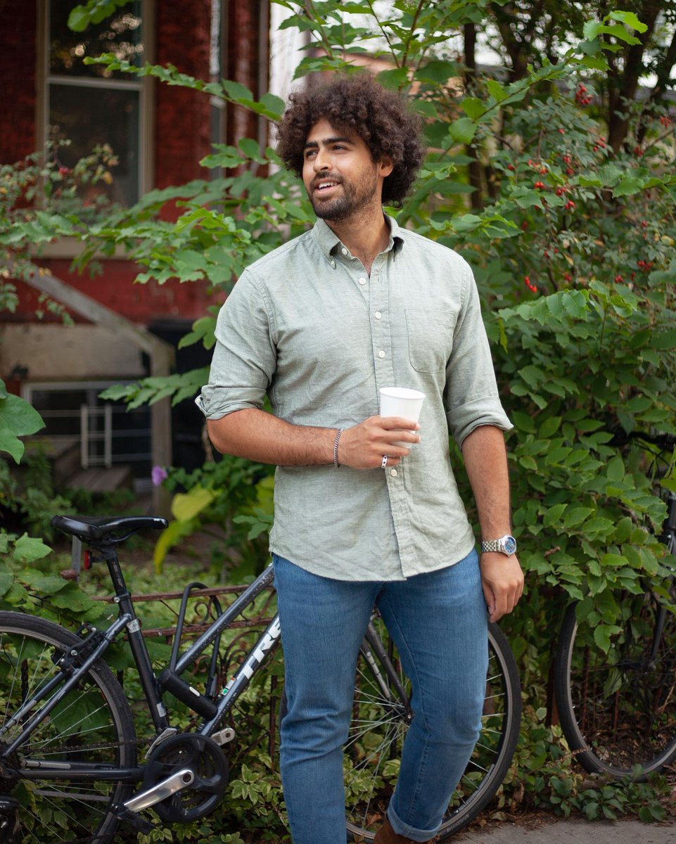 mavijeans's tweet image. Heading into fall in style 🍂 @absdulla has the perfect transitional  outfit—boot season is back!

📸 @Julie_Yayz