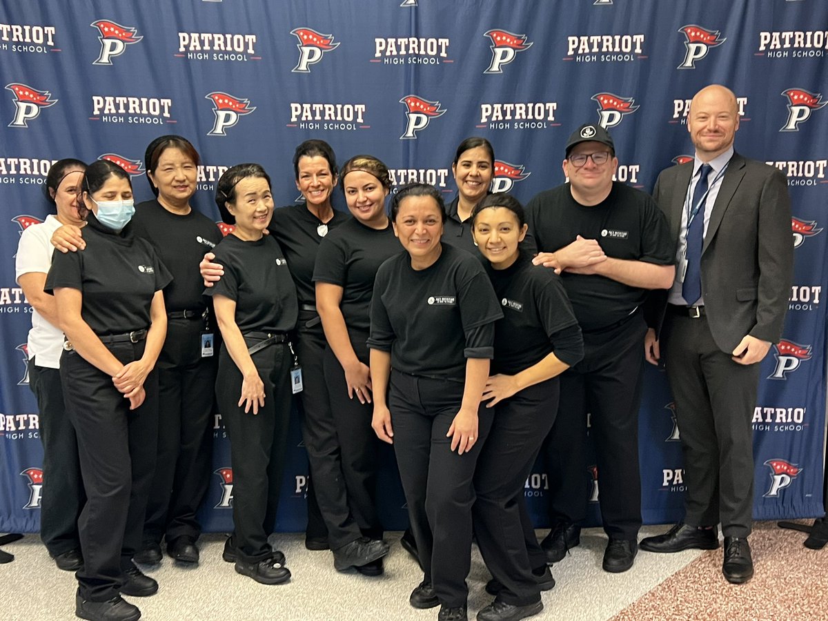 PWCSNutrition's tweet photo. Students at @CPES_Cheetahs were very excited to share what their favorite #SchoolLunch was with our Director today! He also visited @THEPatriotHS, @TClayWoodES and @MarstellerPWCS. #WhereIsTheBoss https://t.co/diZtqnPVLF