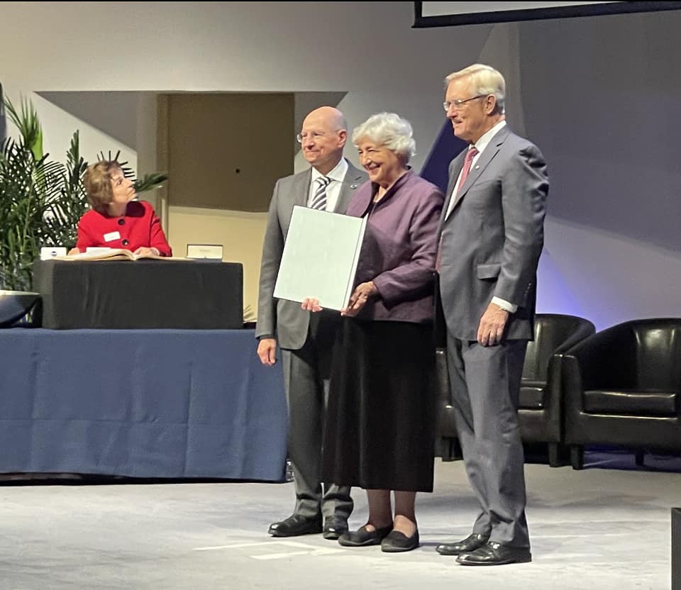 NPeppas's tweet photo. Induction of Prof Rena Bizios of @UTSA to the @theNAEng this past weekend. Distinguished @BMESociety @SFBiomaterials @ChEnected @aimbe member, she is also a member of these Academies @theNAMedicine @americanacad @AcadofInventors @TAMEST #IAMBE and Academy of Athens Greece https://t.co/fVfuxgBSjB
