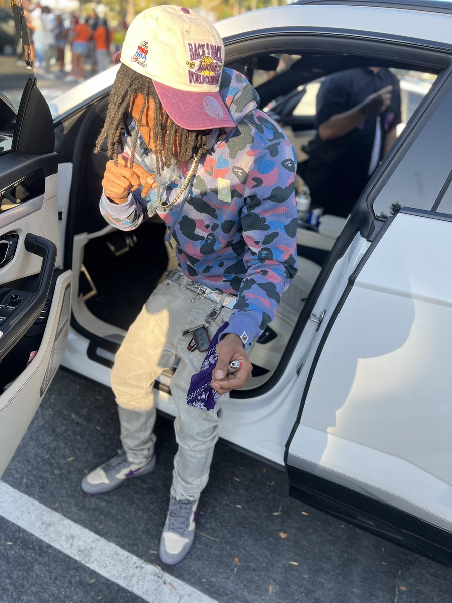 Lulswervefrmgst's tweet photo. Lamb Chop π I just pulled up in some food π₯ I told lil mama tie up my shoes π showed her 2Million Cashπ°now she woozy π΅βπ«ππ #FreeThaDueces #LLY2 #GG #BRM https://t.co/LI8Mt7pAlS