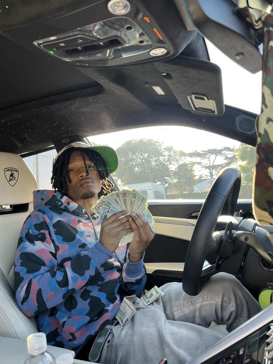 Lulswervefrmgst's tweet photo. Lamb Chop π I just pulled up in some food π₯ I told lil mama tie up my shoes π showed her 2Million Cashπ°now she woozy π΅βπ«ππ #FreeThaDueces #LLY2 #GG #BRM https://t.co/LI8Mt7pAlS