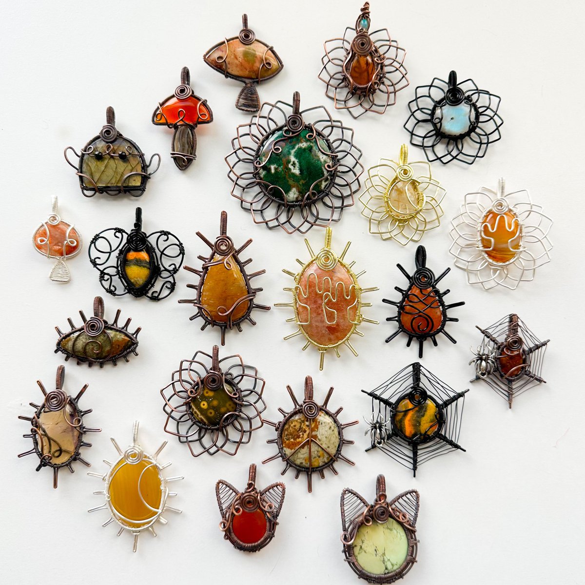the crystals     🎃🍃🔸       the pendants 

“pumpkin harvest” collection coming to my shop Oct. 7th at 4pm eastern time <3