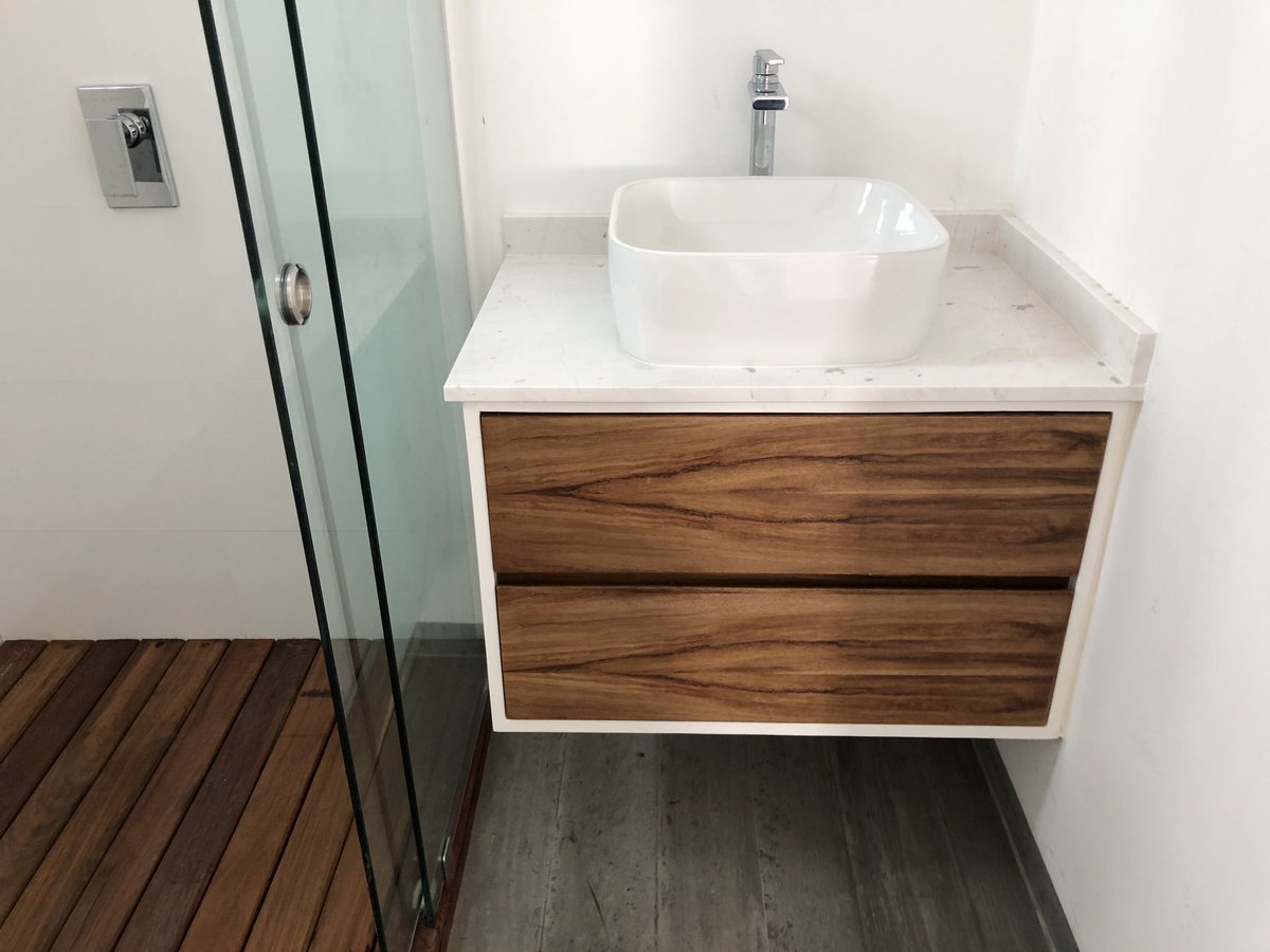 Duramen_Artwood's tweet photo. Les compartimos fotos de unos #muebles de baño que #diseñamos, #fabricamos e #instalamos hace algunos meses. #carpinteríaresidencial #chiapas #tuxtlagutierrez #arquitectura #interiorismo https://t.co/Mb2wgTPliI