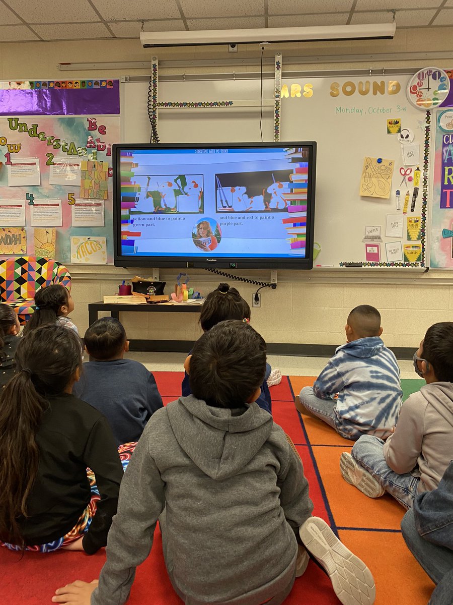 ArtwithMrsSound's tweet photo. Mouse Paint 🐭 🎨 Color Lesson- 1st grade hands on activity mixing paint. Literacy and Art together creating excellence. @AldineISD @AldineArt @Escamilla_AISD #EscamillaBulldogs #AldineConnected #AldineConnectado #literacy #MousePaint #readaloud https://t.co/I9QEoczbnb