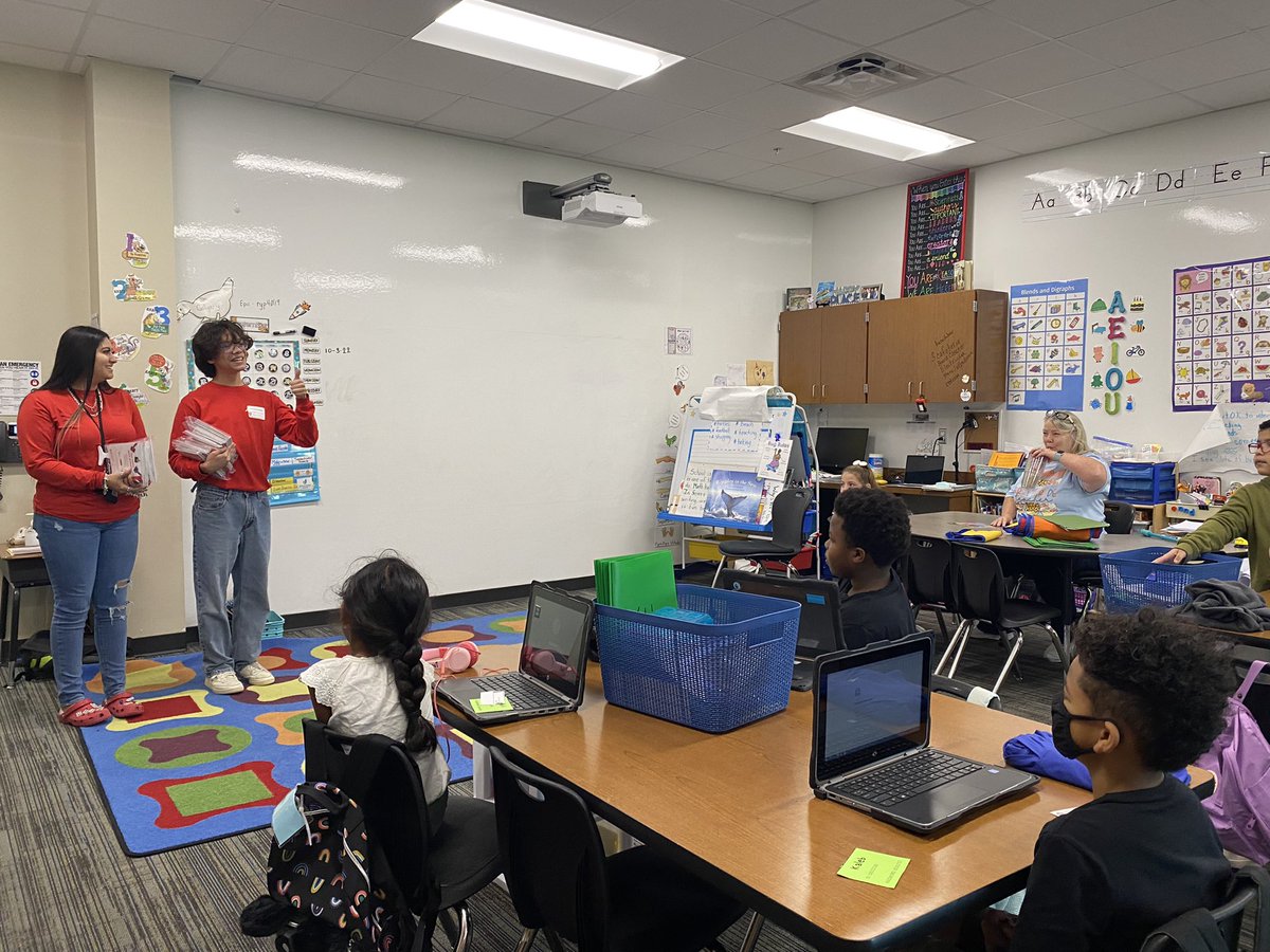 mcwhirterelem's tweet photo. Thank You for the books! #impactaction @ClearView_HS @ChickfilA https://t.co/fS6QdsJV19