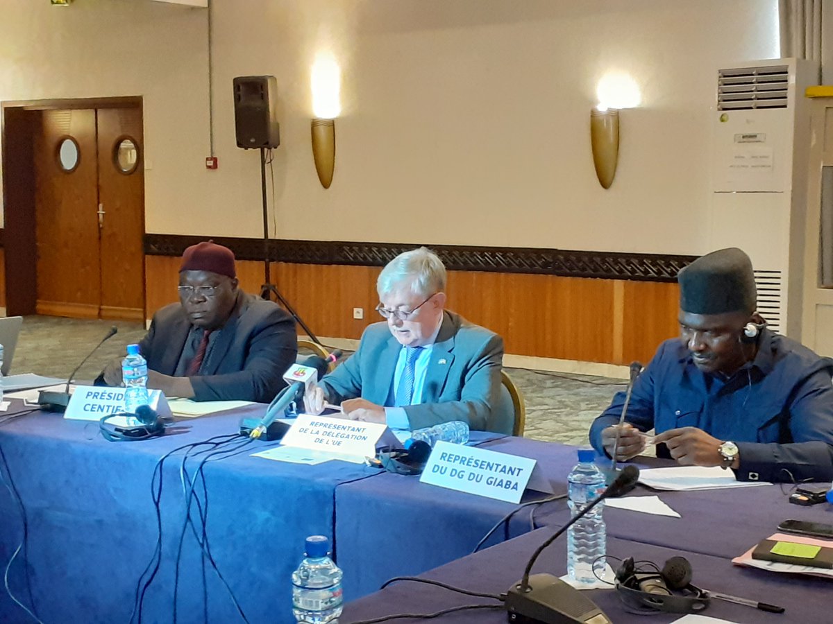 AmbUETogo's tweet photo. Validation du rapport du #GIABA sur les flux financiers illicites liés à la criminalité maritime : j’ai confirmé l’engagement de l #UE pour consolider les capacités des intervenants togolais via nos actions régionales #SWAIMS #SEACOP #OCWAR-M https://t.co/n30iFt1K4b