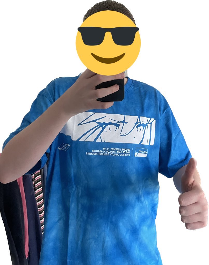 hatzfnbr1x's tweet photo. Let’s go! @becomelegendseu tee came! Love it! Thanks ❤️ #becomelegends #bl https://t.co/oxKMtqEWaj