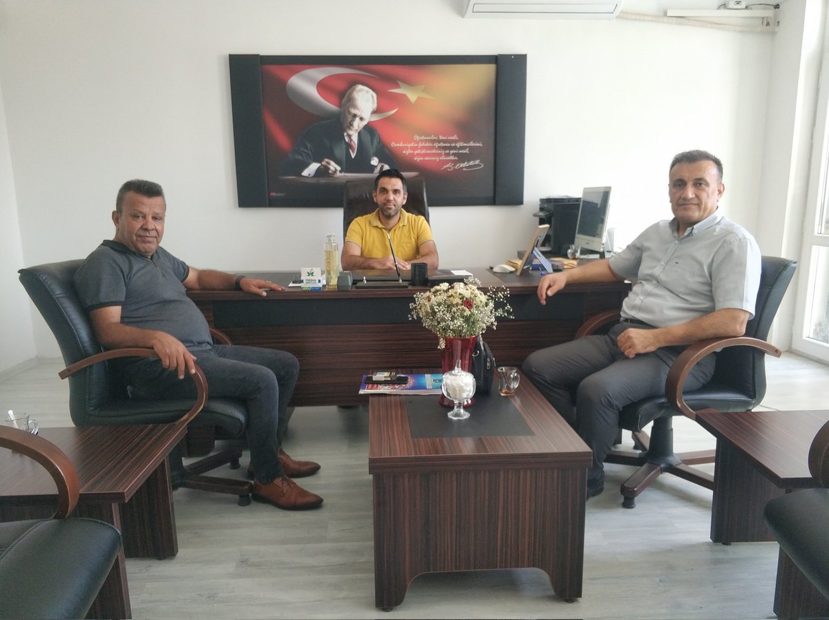İlk Defa Atama Kapsamında Şehitkamil, Samiye Teymur-Emine Ulusoy İlkokulu’na okul müdürü olarak atanan üyemiz Sayın Harun ÇINKIR’a Şube olarak hayırlı olsun ziyareti yaptık.
Değerli okul müdürümüz Sayın Harun ÇINKIR’a yeni görevinde başarılar dileriz.