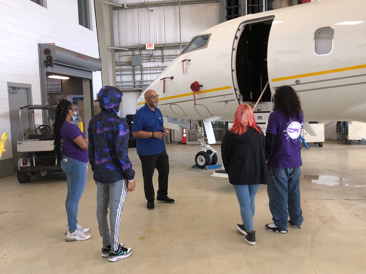 colemanaviation's tweet photo. We want to thank the students of Olive Harvey College of Chicago for visiting B.coleman and learning about from our Director of Operations, Gordon Ward and Norbit Pass, who is part of our maintenance team.
@ChiCityColleges
#bcoleman #aviation #chicago #explore #jets https://t.co/GnUHu2BDvy